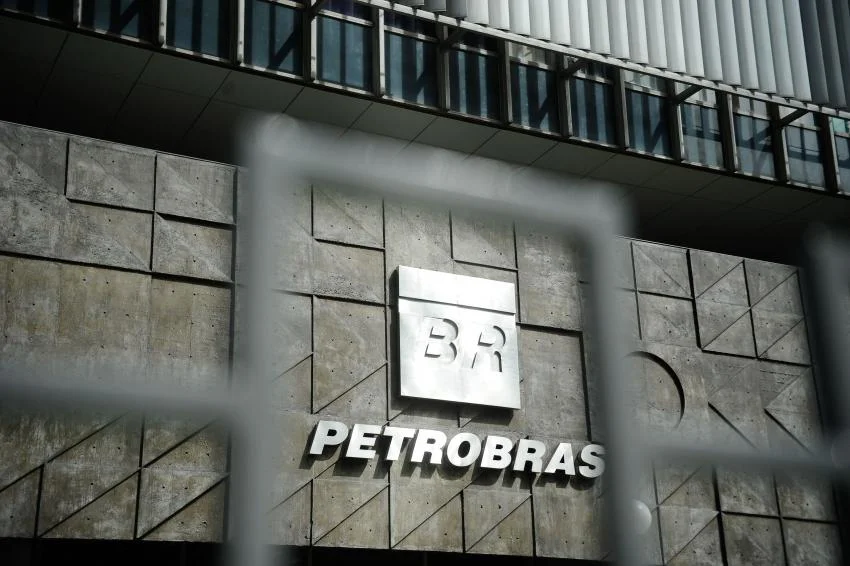 Decisão sobre venda de subsidiárias agrada a presidente da Petrobras