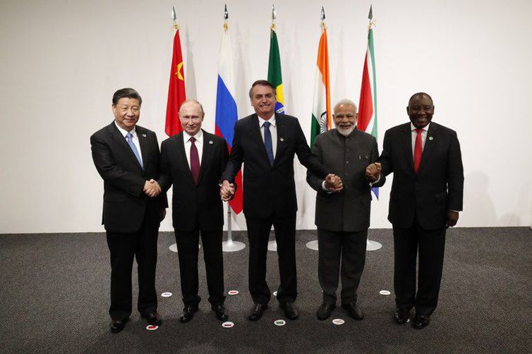 Brasil negocia US$ 500 milhões com Brics para saneamento