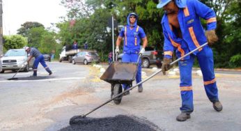 Prefeitura recebe 130 toneladas de massa asfáltica e retoma serviços de tapa-buracos em Goiânia