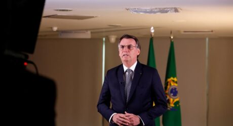 Bolsonaro diz que incêndios não podem gerar sanções ao Brasil