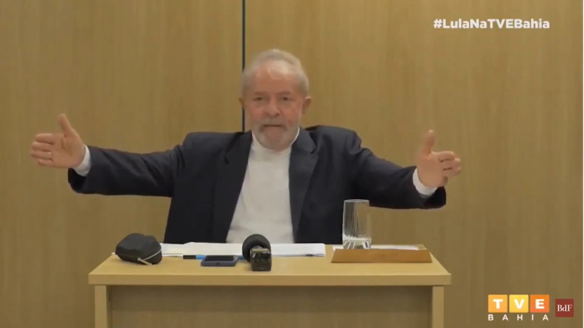 “Temos um presidente que só fala bobagem”, diz Lula em entrevista