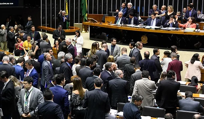 Congresso derruba 18 dos 33 vetos de Bolsonaro ao projeto de abuso de autoridade