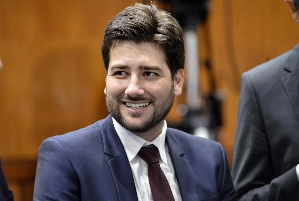 Dono de perfil fake que queria popularidade usando imagem de deputado é identificado pela PC