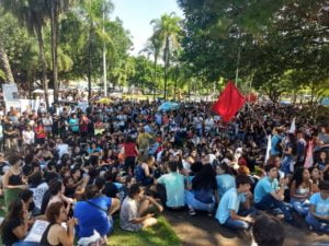 (Novo Tsunami da Educação está sendo preparado para o feriado da Independência, em frente a Catedral de Goiânia)