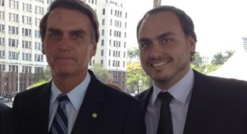 Carlos Bolsonaro apaga contas em redes sociais