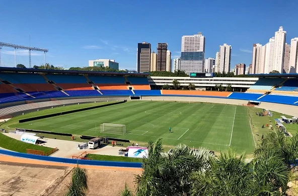 Meia-entrada para Goiás x Grêmio pode ser trocada por alimentos