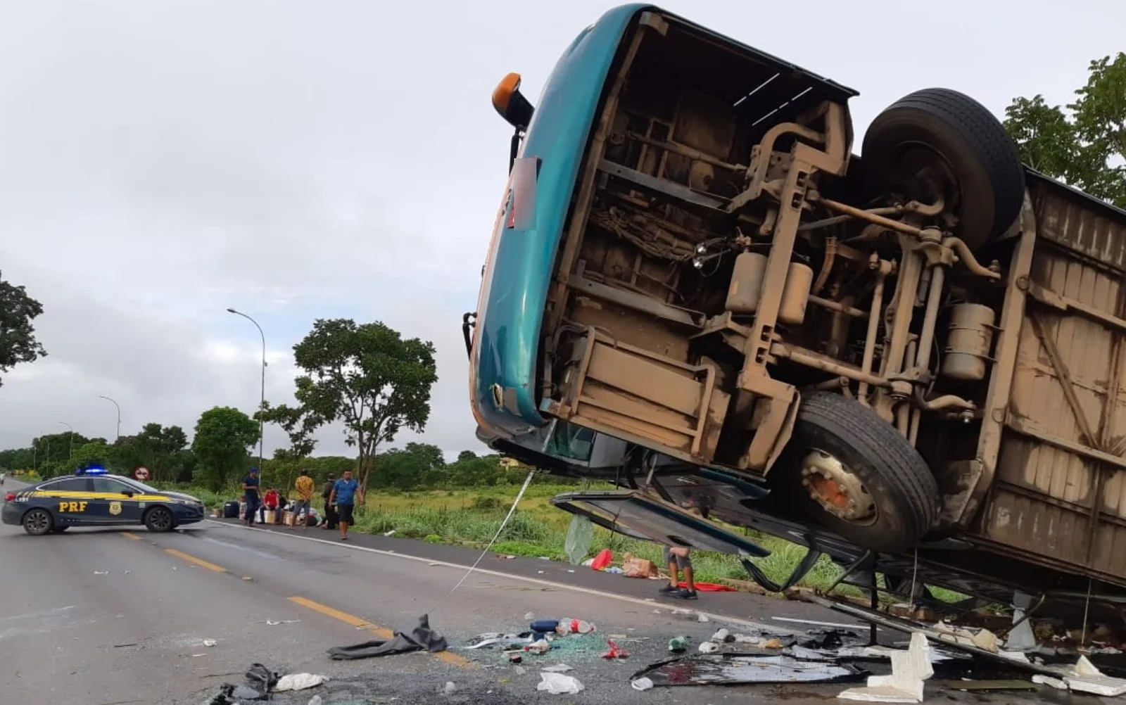 Uma pessoa morre e várias ficam feridas após acidente com ônibus interestadual