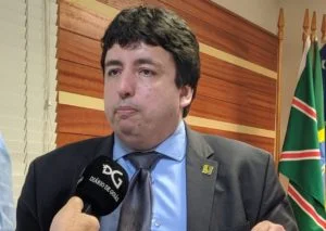 Adriano LIma: ex-governador "mente"sobre a UEG (foto Diário de Goiás)