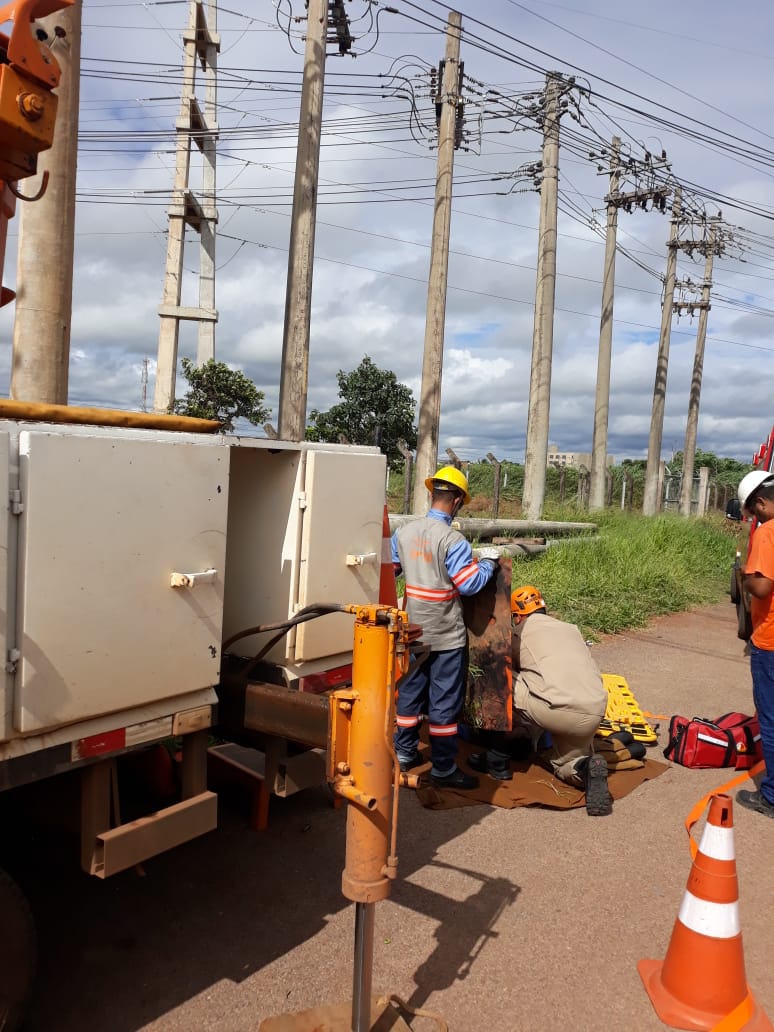 bombeiros descarga eletrica