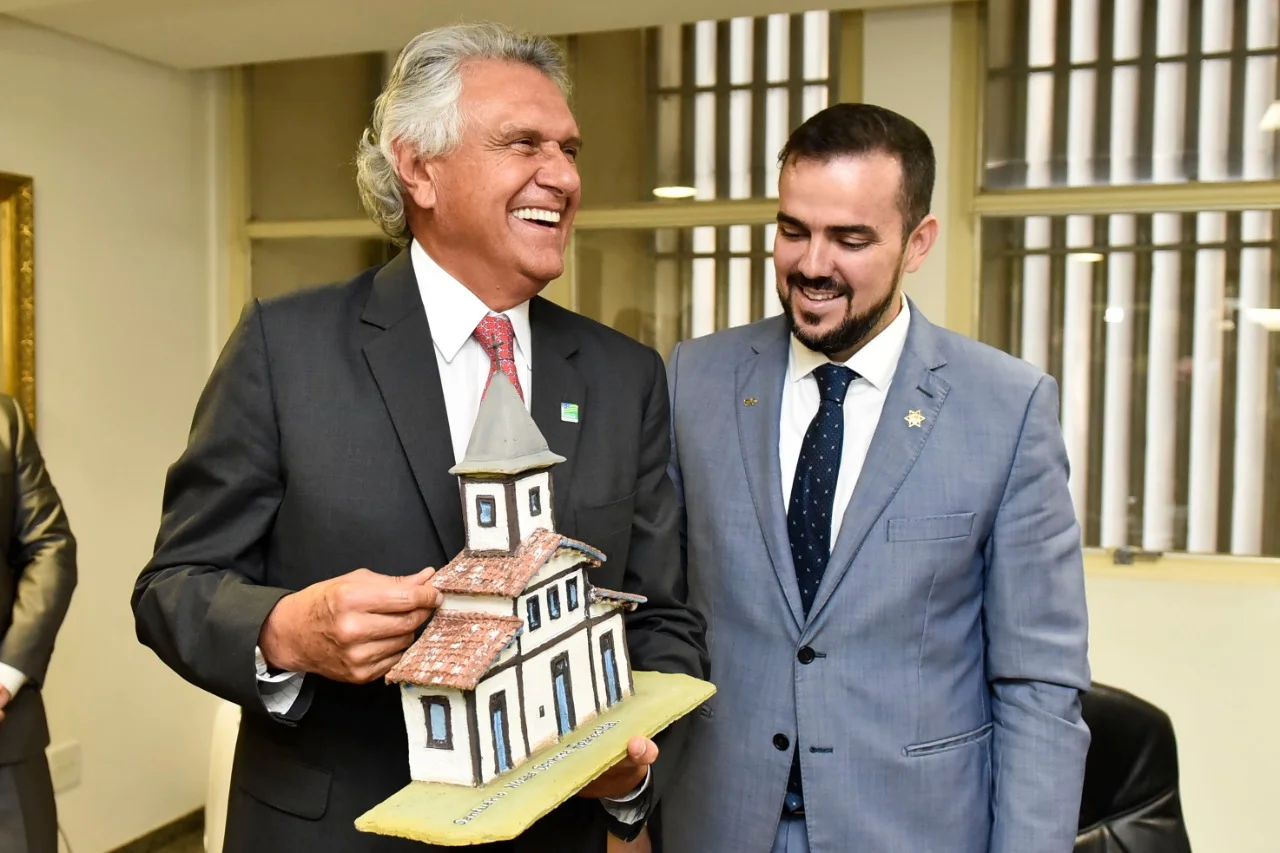 Gustavo e Caiado se aproximam politicamente