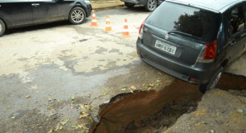 Após obra da Saneago, asfalto cede e danifica carro em Niquelândia