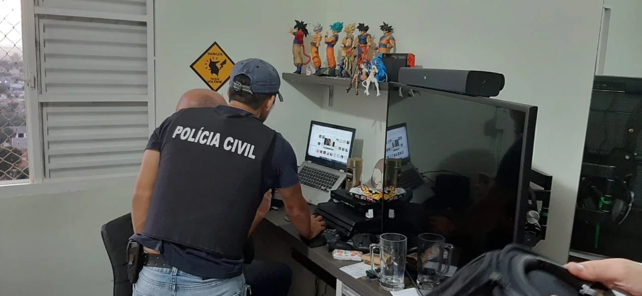 Operação de combate à pornografia infantil cumpre mandados de busca e apreensão em GO