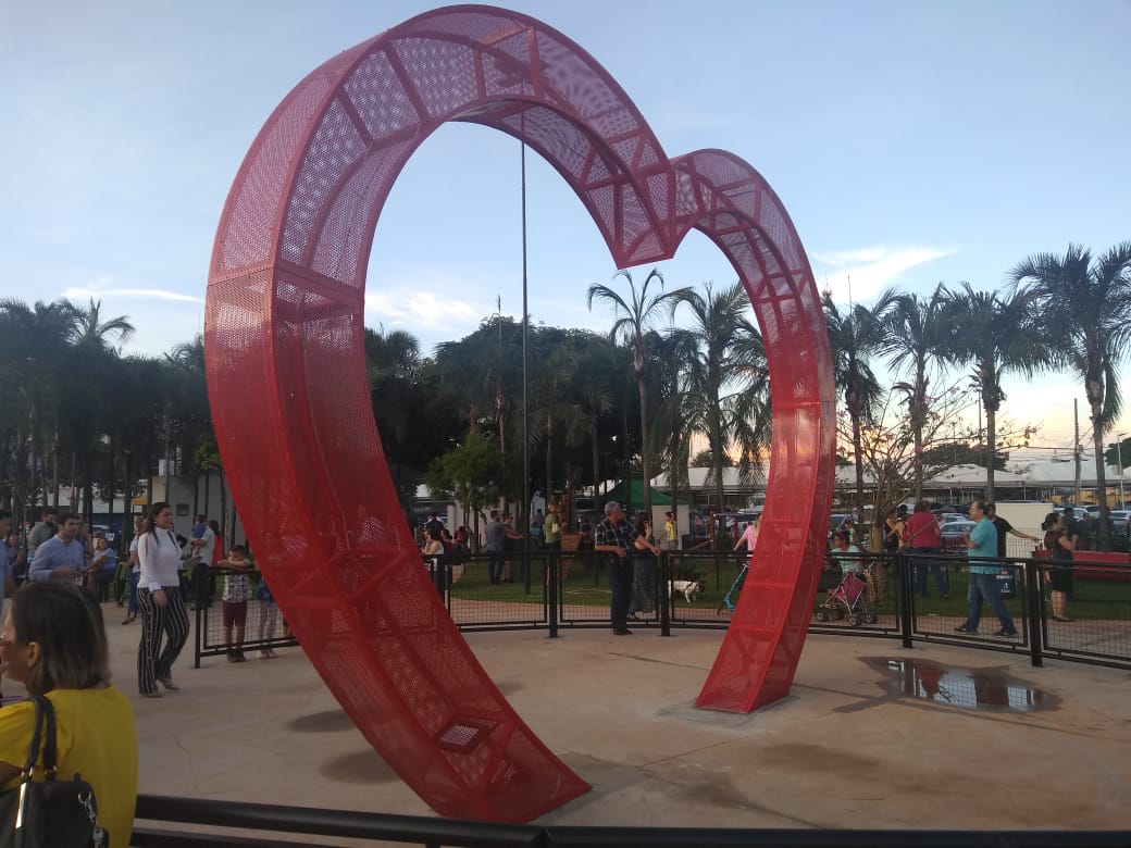 “Praça do Amor” é entregue no Setor Coimbra