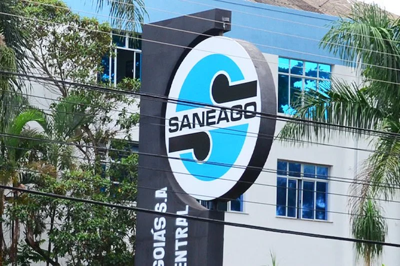 Saneago abre concurso com salário de R$2,4 mil e R$4,4 mil