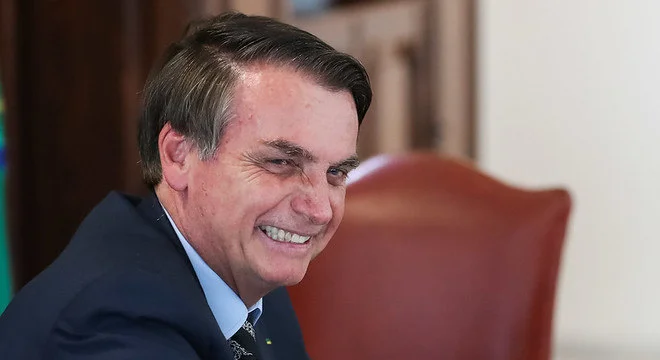 Melhora avaliação de Bolsonaro, diz pesquisa Veja/FSB