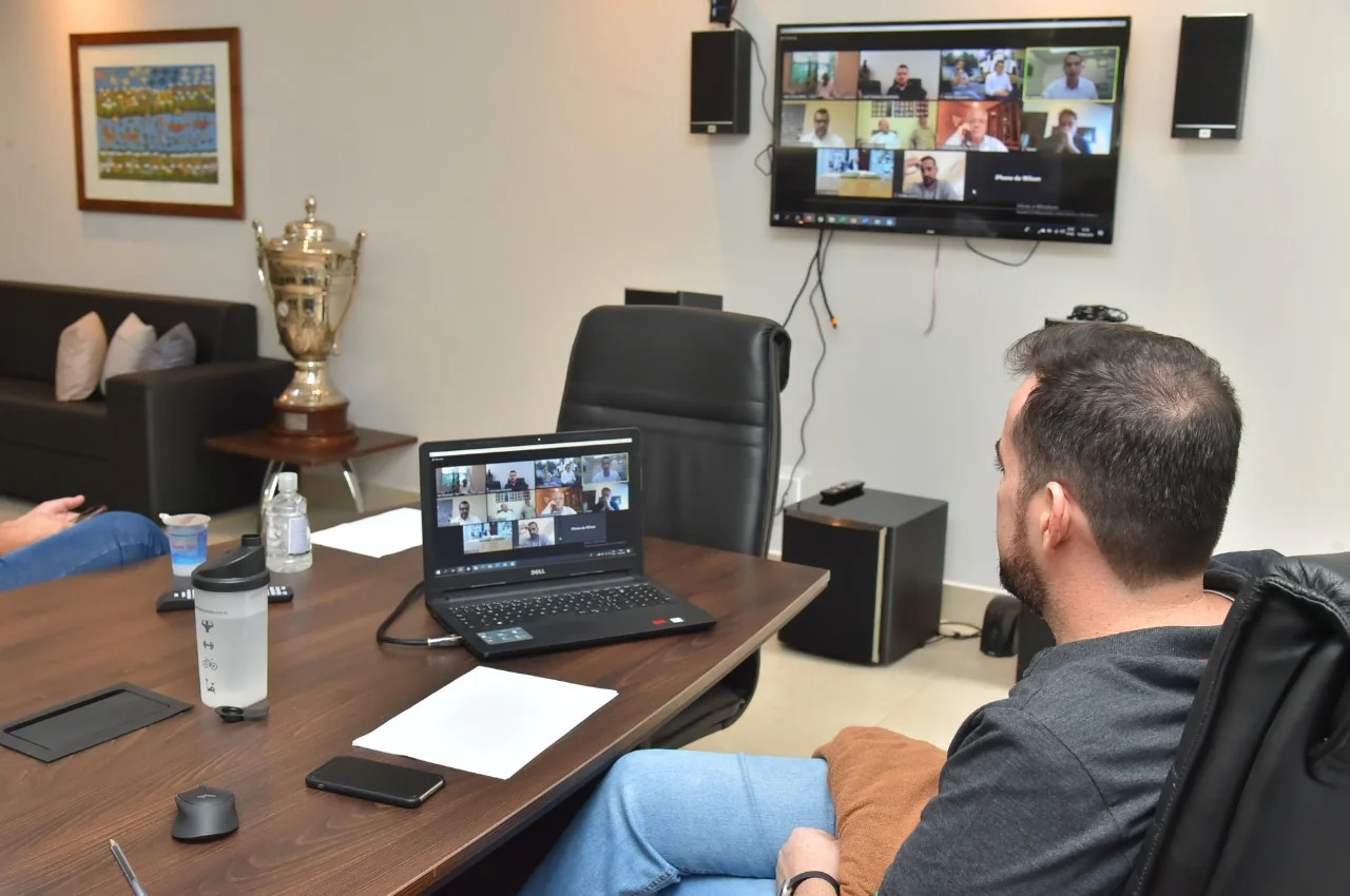 Prefeitos debatem com governador flexibilização de quarentena