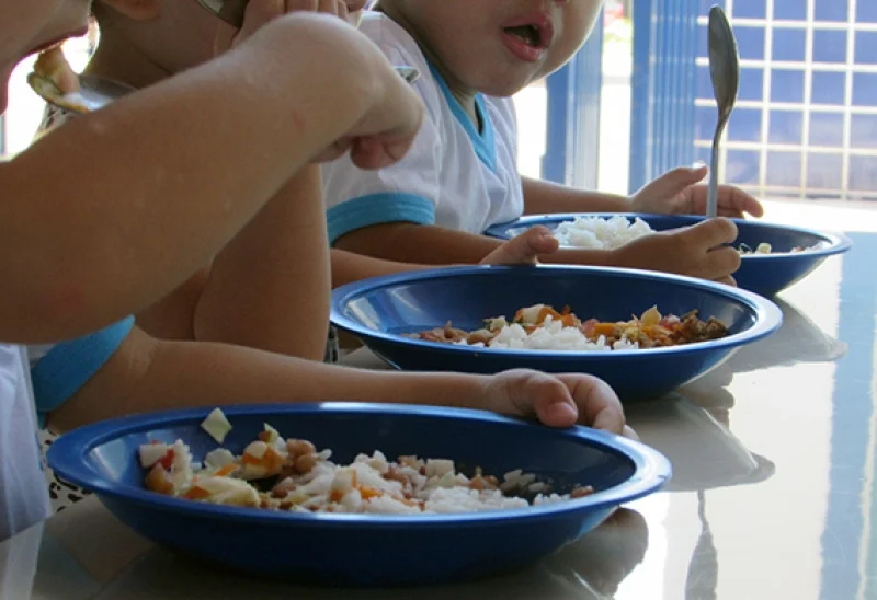 Merenda escolar e kit alimentação serão mantidos para alunos da rede estadual