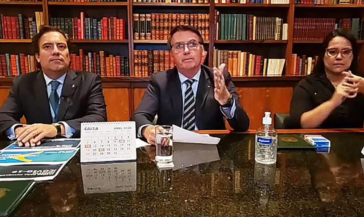 Bolsonaro espera normalização das atividades no país em “três ou quatro meses”