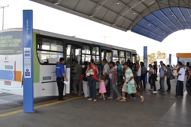 Empresas de ônibus alegam redução de 67% na demanda de passageiros