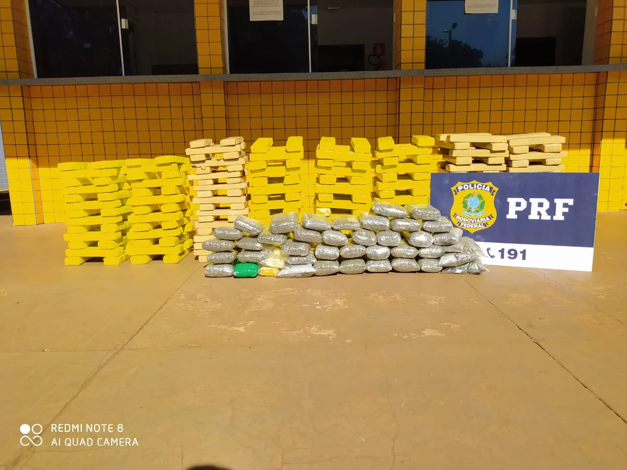 PRF apreende carregamento de drogas avaliado em R$ 700 mil, em Jataí