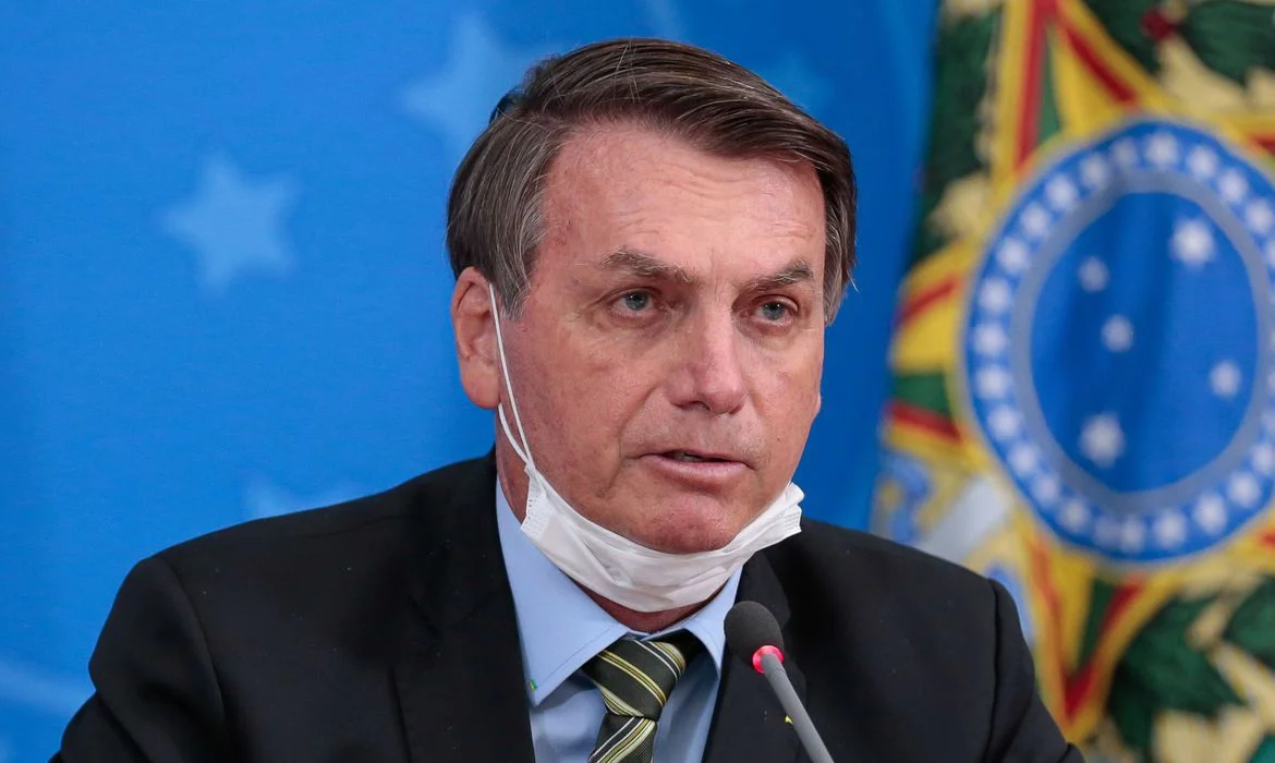 Bolsonaro revela que contraiu coronavírus e afirma: “Estou perfeitamente bem”