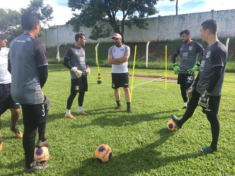 Com exames de Covid-19 da cozinheira aos jogadores, Goiânia se programa para volta aos treinos