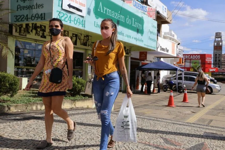 Prefeitura garante fiscalização de uso de máscaras, mas pede apoio da população