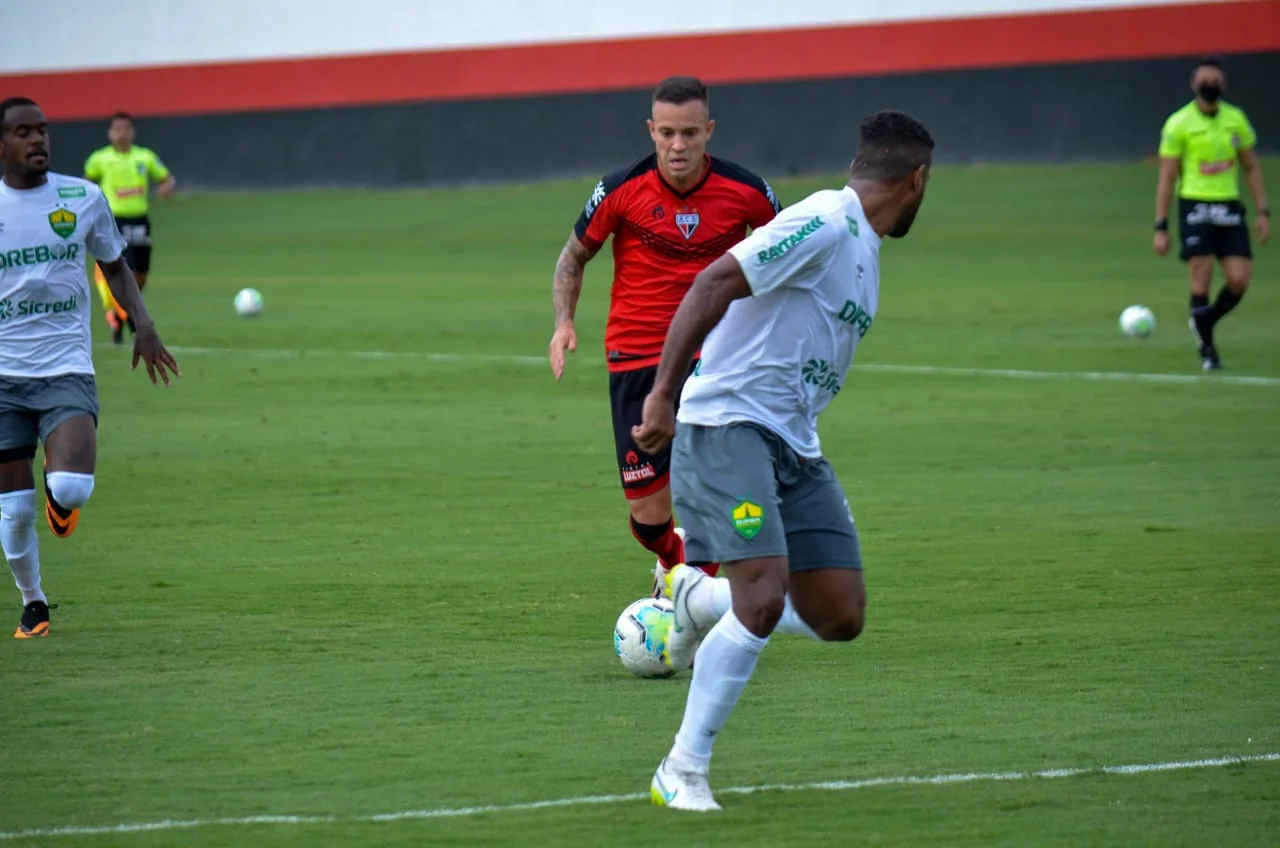 Após goleadas, Atlético tropeça em jogo treino na preparação para Série A