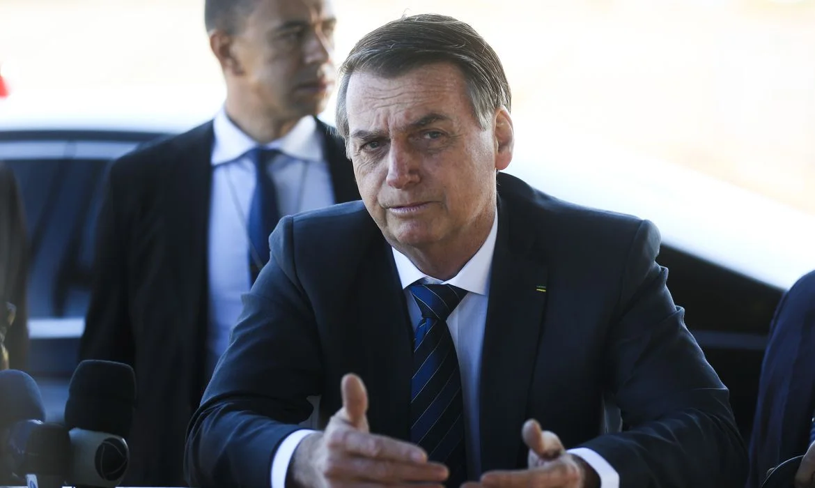 Bolsonaro diz que mandou cancelar acordo pela CoronaVac e diz que, por ora, ‘toda e qualquer vacina está descartada’