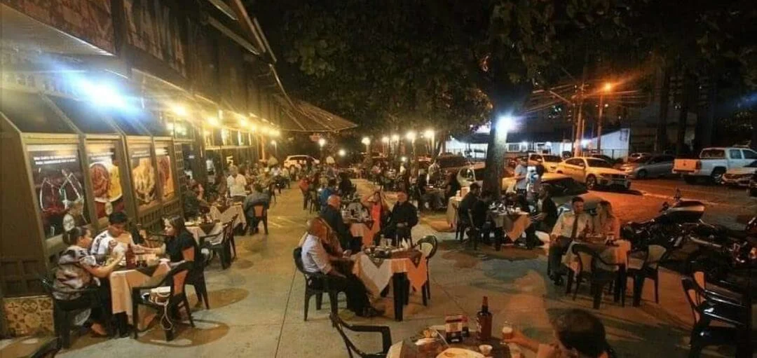 Bares e restaurantes comemoram sucesso no primeiro dia de reabertura