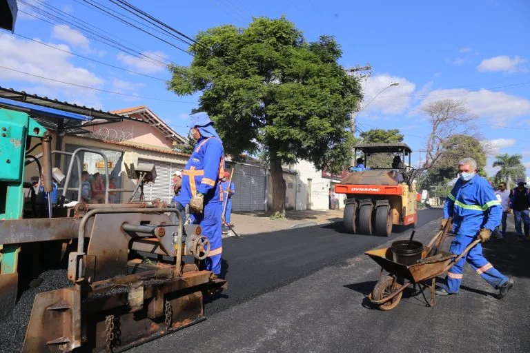 110 bairros de Goiânia terão vias recapeadas