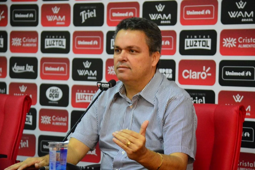 Vagner Mancini já balança no cargo de técnico no Atlético Goianiense