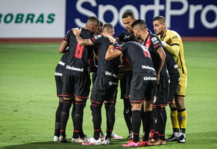 Sport Recife arranca empate com Atlético aos 49 minutos do 2º Tempo no Olímpico