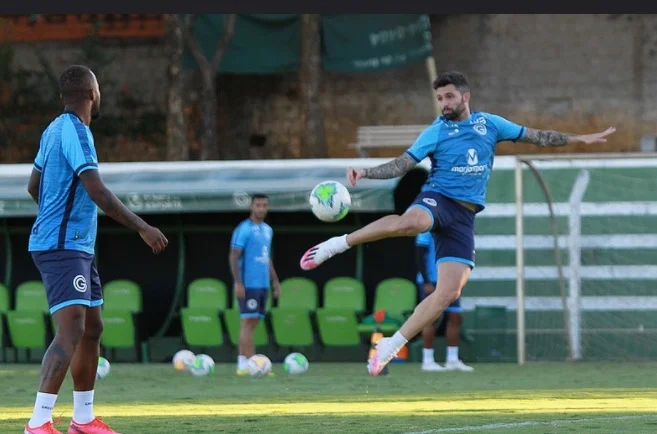 Exames mostram jogadores do Goiás com Covid-19, antes da estreia no Brasileirão