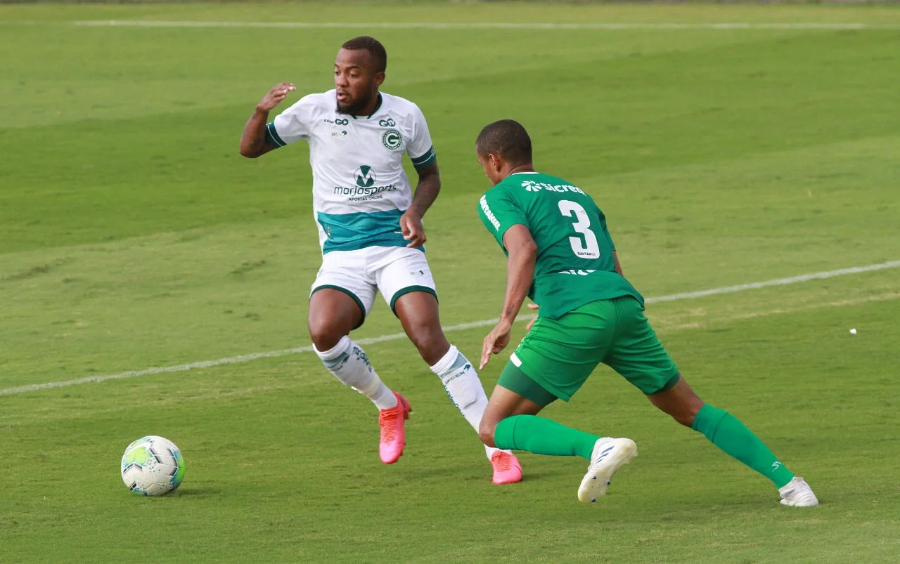 Goiás perde amistoso para o Cuiabá no Estádio Hailé Pinheiro