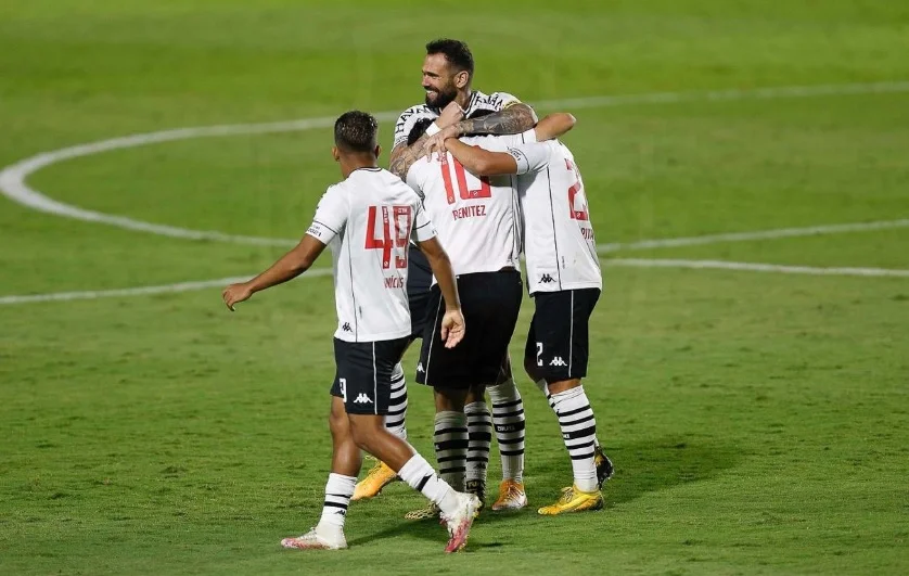 Vasco elimina Goiás na Copa do Brasil com vitória no tempo normal e nos pênaltis