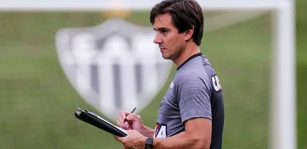 Thiago Larghi é o novo técnico do Goiás Esporte Clube