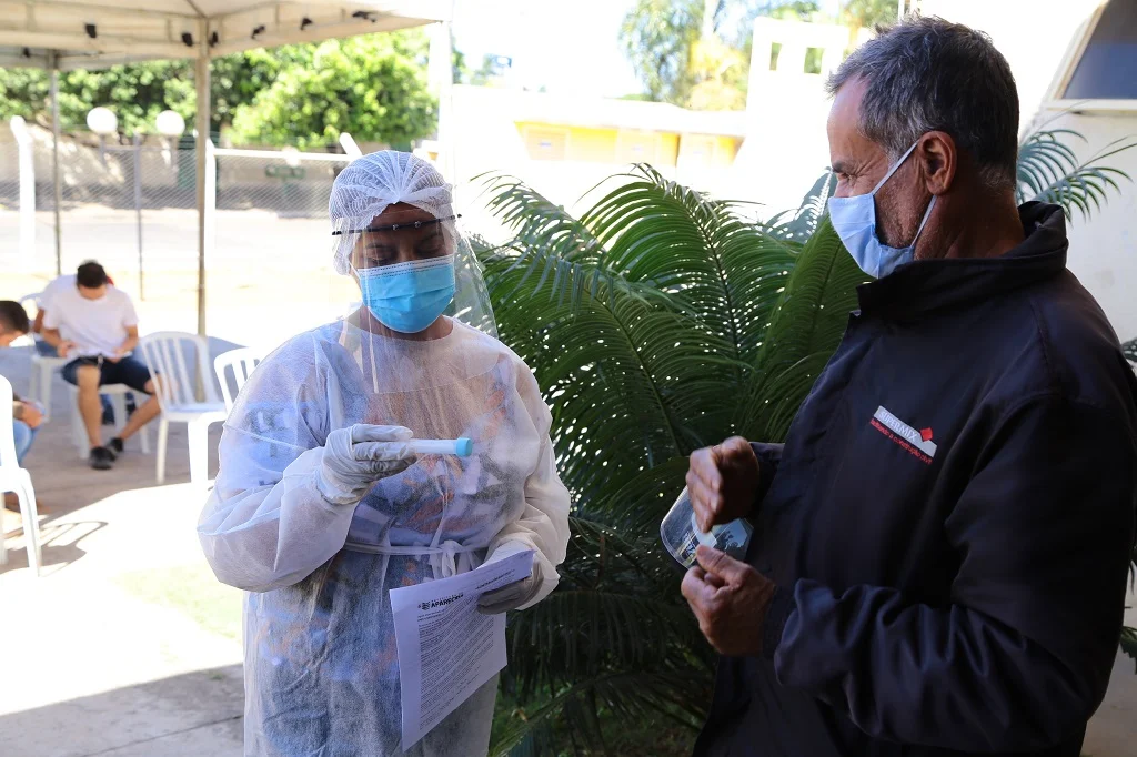 Taxa de transmissão indica pandemia ainda em expansão em Goiás, diz UFG