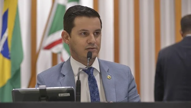 Mais dois deputados estaduais testam positivo para Covid-19