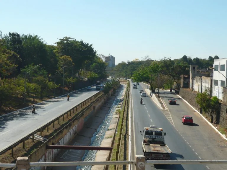 Obra de concretagem na Marginal Botafogo faz trecho ser interditado até terça-feira