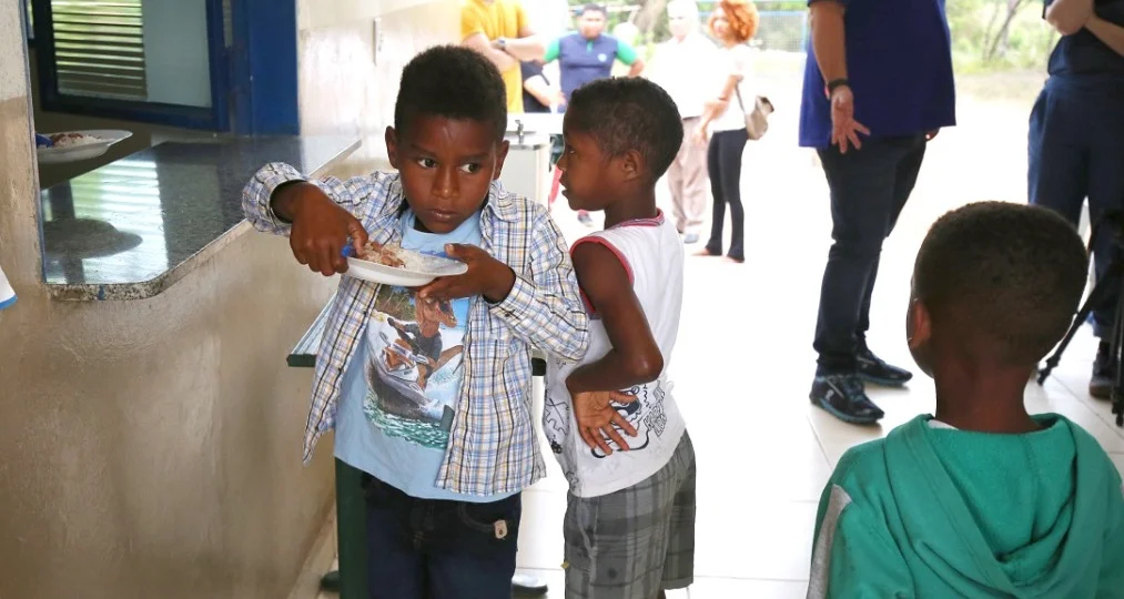 Governo autoriza repasse de R$ 82 milhões para compra de kits alimentação para alunos da rede estadual