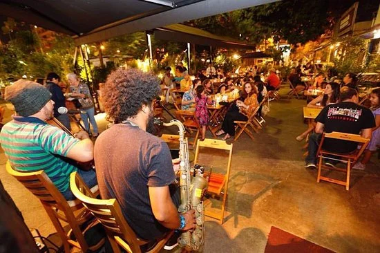 Música ao vivo está liberada em bares e restaurantes de Goiânia