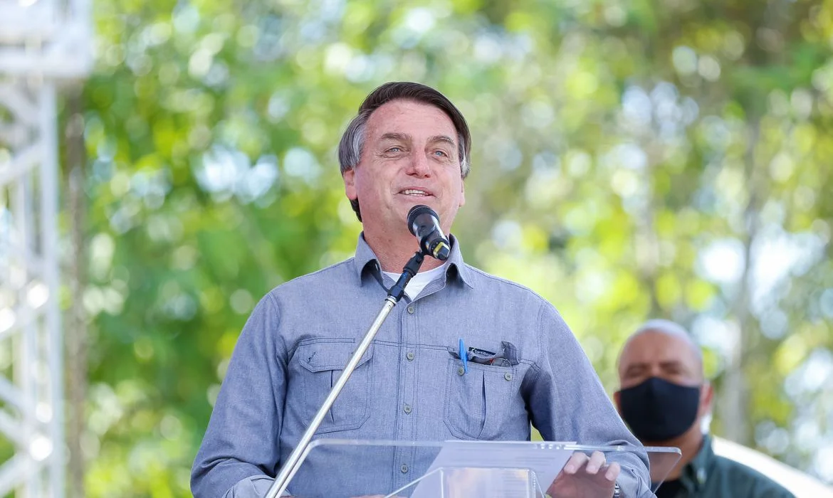 Plano de imunização contra covid-19 está praticamente pronto, diz Bolsonaro