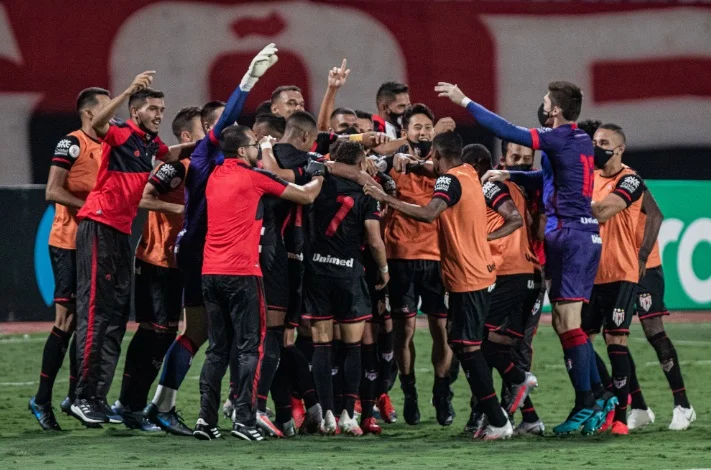 Atlético marca nos acréscimos e garante classificação na Copa do Brasil diante do Fluminense