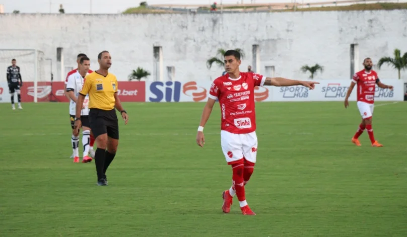 Vila Nova empata com Botafogo-PB e segue na faixa de classificação na Série C