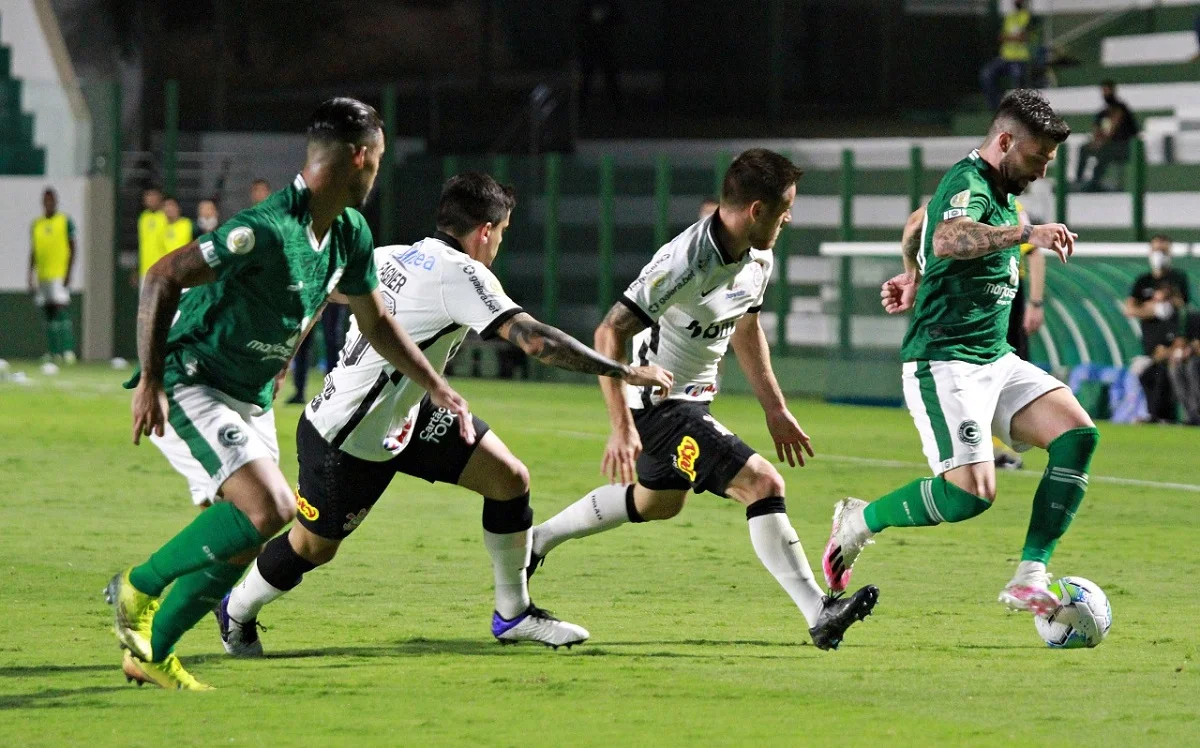 Goiás é derrotado pelo Corinthians e vai para penúltima posição no Brasileirão