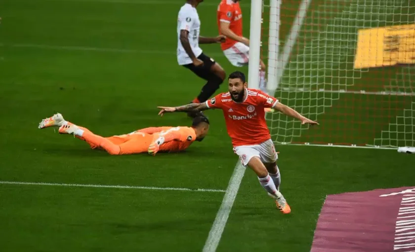 Internacional vence América de Cali em jogo de sete gols pela Libertadores