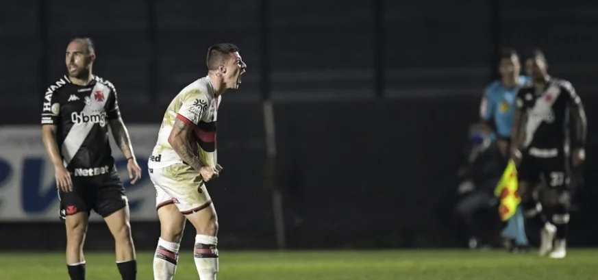 Kayzer brilha e Atlético vence Vasco da Gama em São Januário