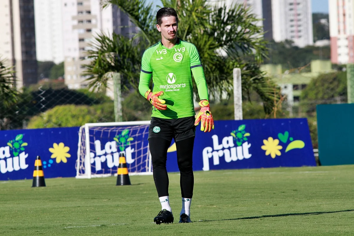 Tadeu ressalta comprometimento de jogadores com a camisa do Goiás