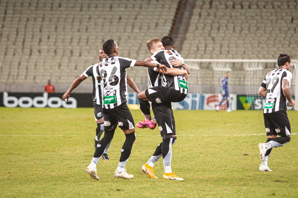 Brasileirão: Ceará vence de virada o Coritiba e vai para primeira parte da tabela de classificação